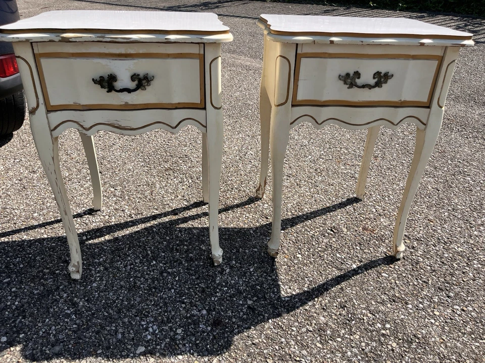 De colección Par de Mesitas de Noche Francesas Provinciales Conjunto Cajón Terminador Mesitas de Noche Foto 2 de 4