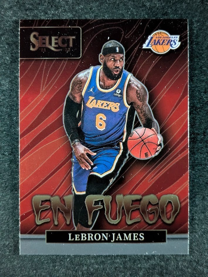 2021-22 Panini Select LEBRON JAMES Base En Fuego Los Angeles Lakers #8