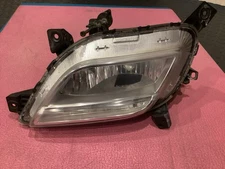92202-G5000 KIA NIRO 2017-19 RIGHT SIDE DRIVER FOG DRL LIGHT OEM USED HALOGEN