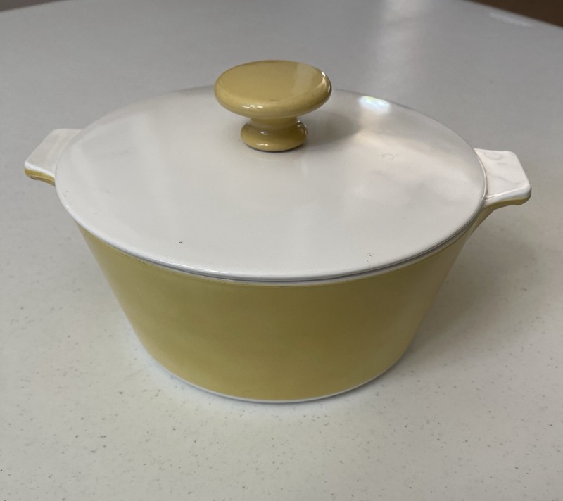 CorningWare 1.75 qt 1 3/4 qt Yellow White Round Glass Ceramic Casserole With Lid