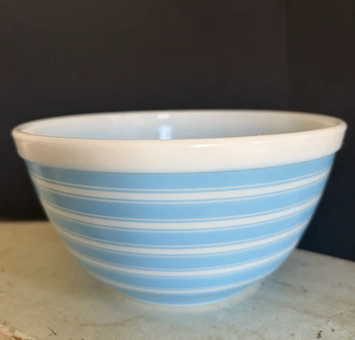 Pyrex Vintage 1.5 Quart Blue Striped Mixing Bowl Rainbow Stripe 402