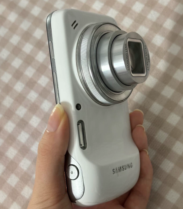 Galaxy S4 ZOOM ホワイト Samsung Galaxy S4 Zoom - 8 GB - White (Unlocked) for sale