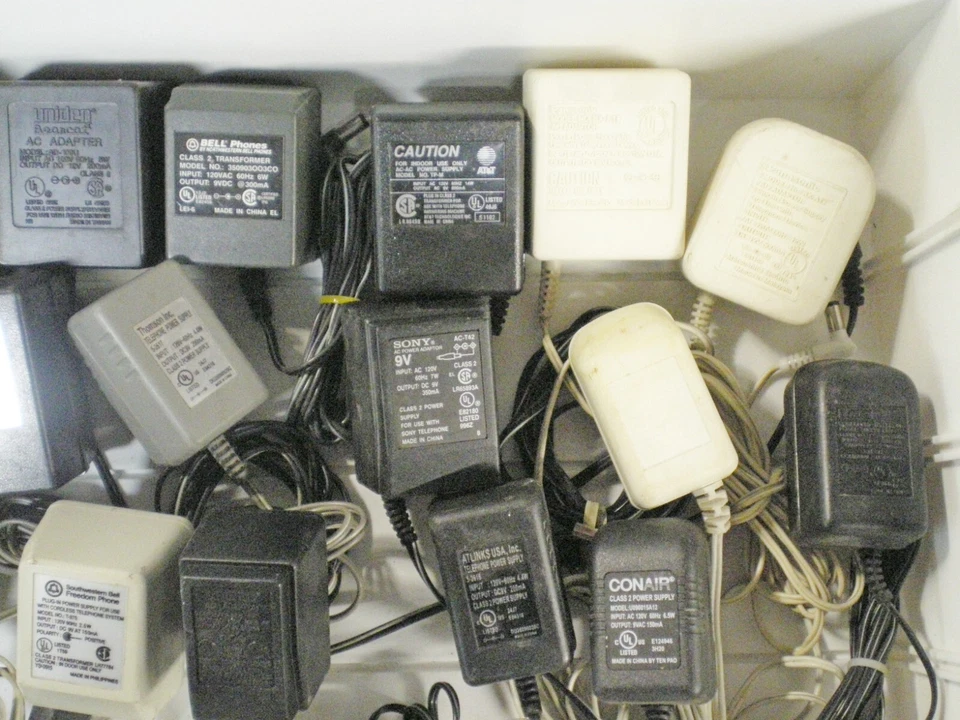 Lote de 20 fuentes de alimentación adaptadoras de CA de varias marcas para teléfonos con cable/inalámbricos Foto 3 de 4