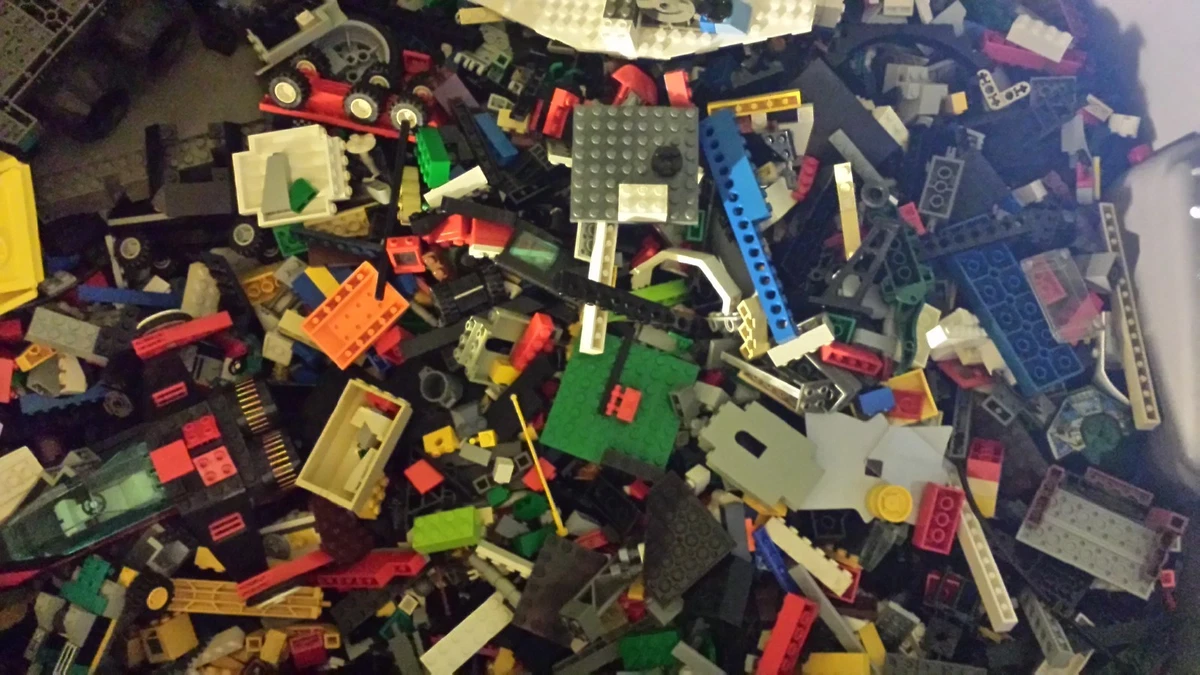 How much is a pound of legos worth 2025