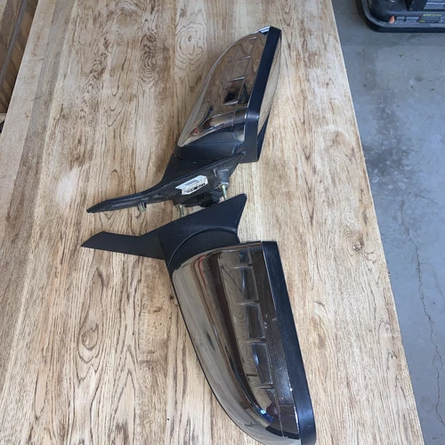 Driver And Passenger Side View Mirror Power Folding With Puddle Lamp 08 TAURUS