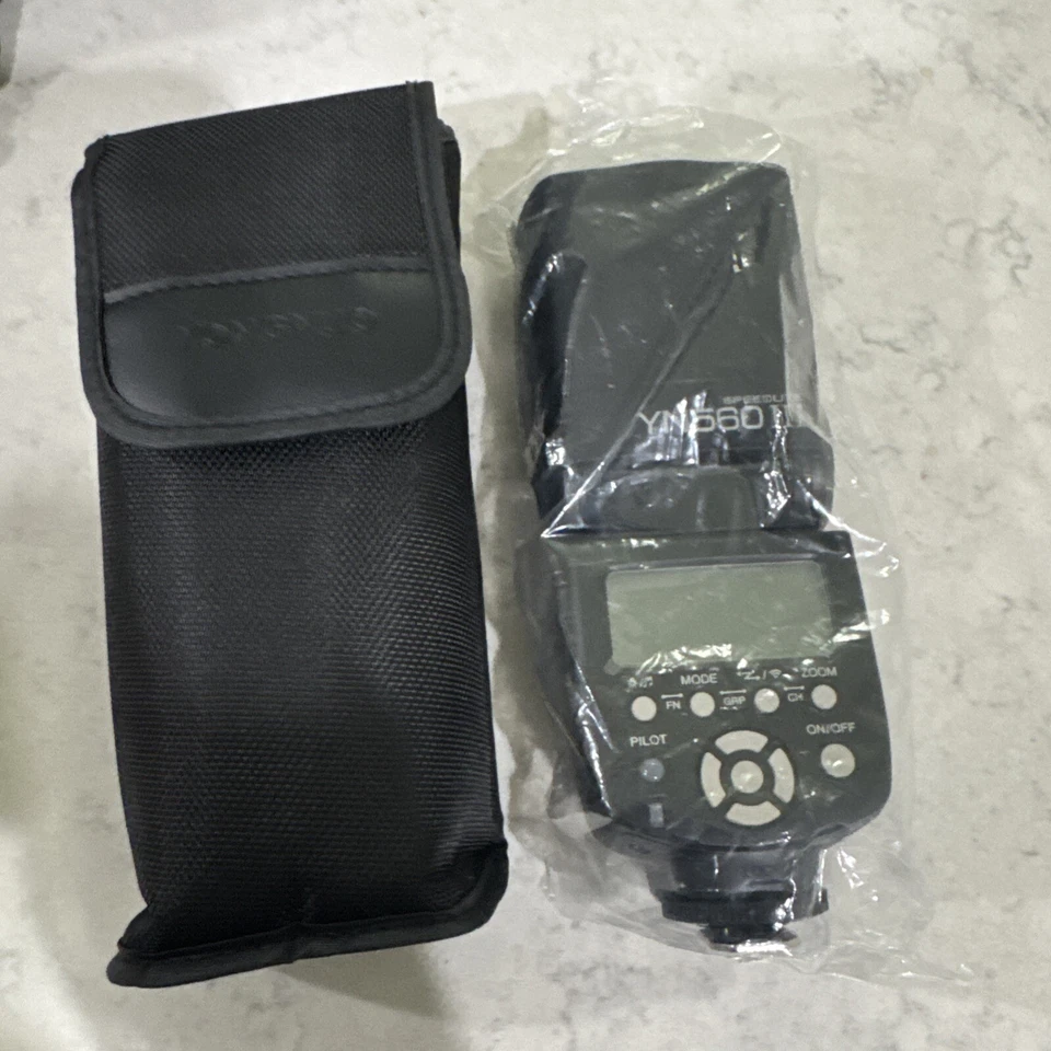 YONGNUO YN560 III Wireless Flash Speedlite Speedlight for Canon Nikon Pentax - Image 2 of 4