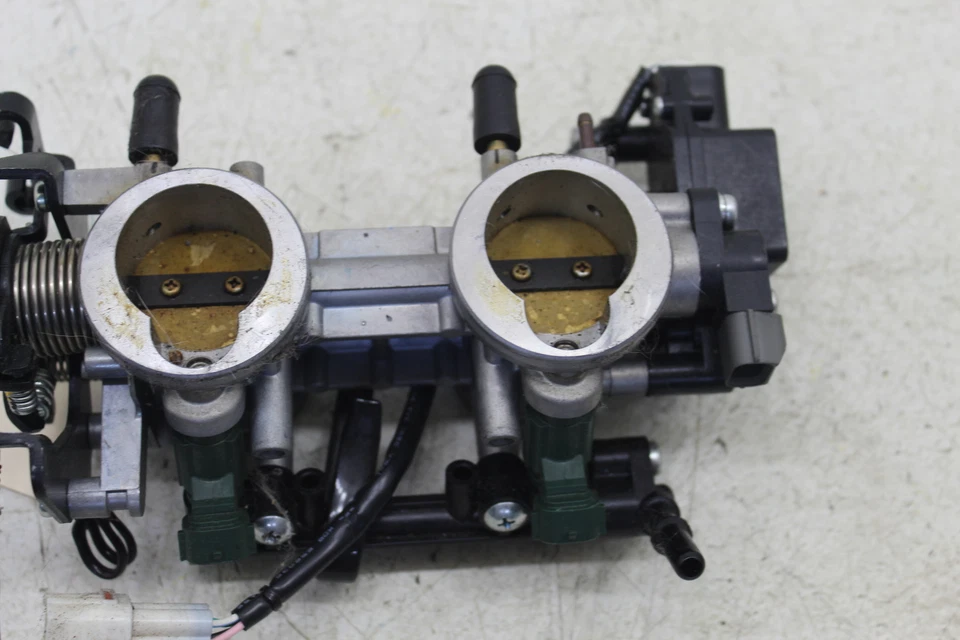 Kawasaki Ninja 650 2013 OEM inyectores de combustible principales/cuerpos del acelerador A40D Foto 4 de 4