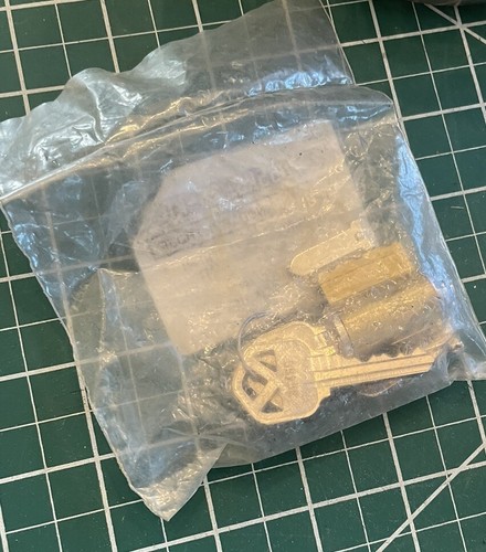 Ilco Kw1 For Kwikset Keyway Key In Knob Cylinder Rekey 2 Keys USA Brass 26d New - Picture 2 of 2