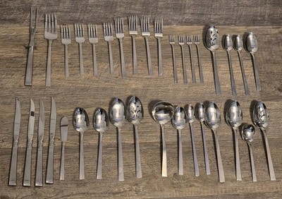  W.M.DALION STAINLESS Steel Flatware by Oneida, WM.A.ROGERS 35 Pieces.