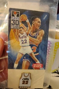 Vintage CLEVELAND CAVALIERS 30th Anniversary Pin Larry Nance Giant Eagle 