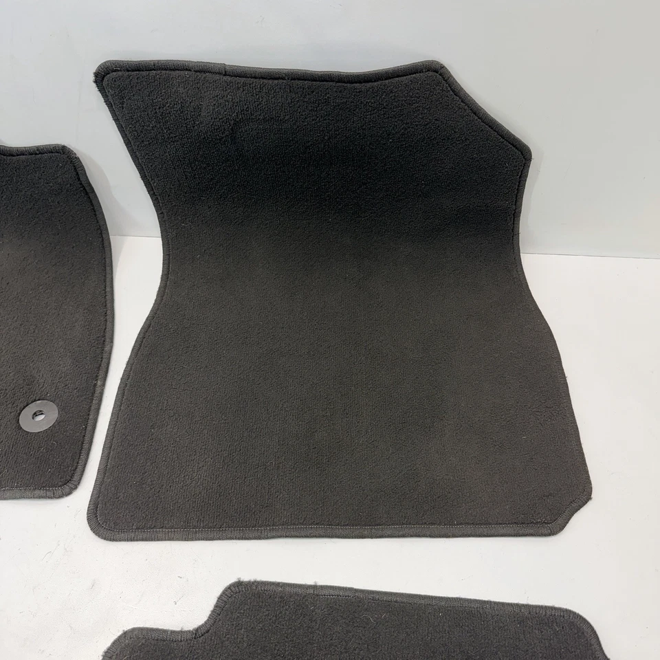 2016-2025 CHEVROLET MALIBU FRONT & REAR RIGHT & LEFT SIDE FLOOR MATS SET 4 OEM Foto 3 de 4