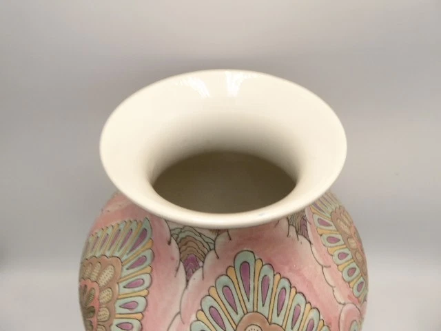 TOYO JAPAN PORCELAIN POTTERY VASE PEACOCK FEATHER PATTERN MARKED TO BASE - image 3 of 4