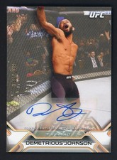 2016 Topps UFC Knockout Demetrious Johnson AUTO 243/249