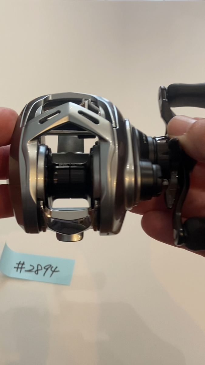 Daiwa 21 Alphas SV TW 800XH Right Hand Baitcasting Reel Near Mint
