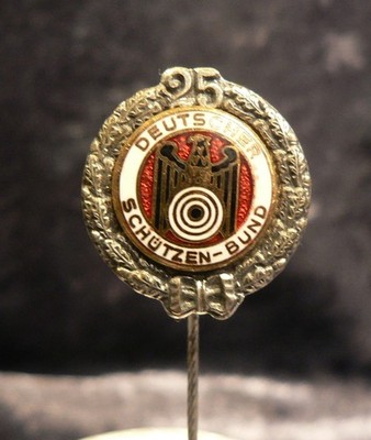 GERMAN SCHUTZ - BUND: BADGE OF HONOUR ''25'' with silver-coloured WREATH OF HONOUR, old