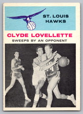 1961-62 FLEER #58 CLYDE LOVELLETTE SWEEPS BY AN OPPONENT W/BOB PETTIT