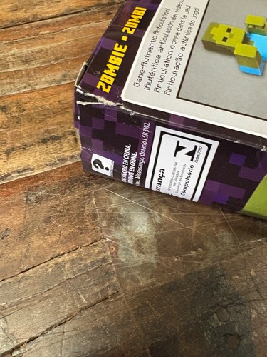 Minecraft Zombie 8.5” Poseable Action Figure NEW DAMAGED PACKAGING - Picture 3 of 3