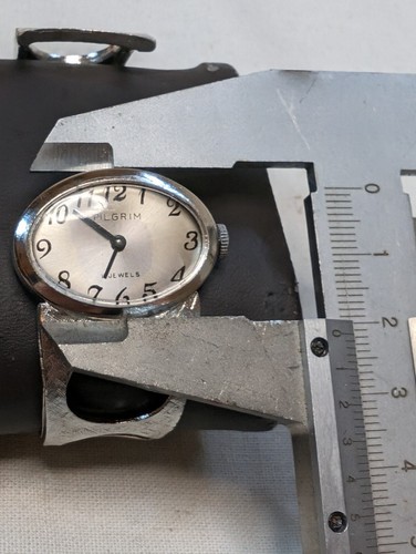 Vintage Pilgrim 17J Mechanical Watch - Silver Tone - Runs Great - Bangle - Picture 5 of 10