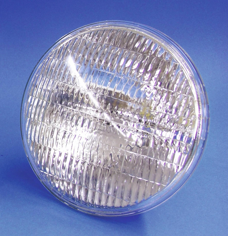 Omnilux PAR 56 230V 300W WFL 2000H Stage Lighting Par Lamp Bulb Wide Flood - Image 2 of 4
