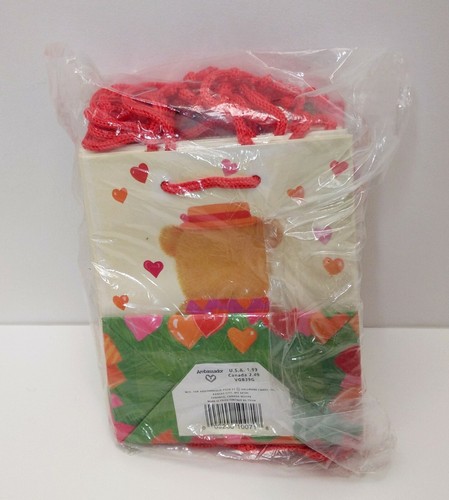 Huge Lot Vintage Hallmark 1995 Disney Pocahontas Bears Classic Art MIP Gift Bags - Picture 4 of 4