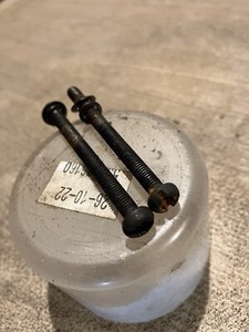 Vergaserbefestigungen von einem Mac Allister MHTP 245-P, Benzin Heckenschneider (185)
