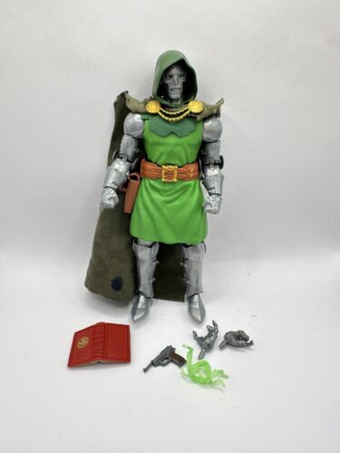 Figurine Marvel Legends FANTASTIC 4 Dr Doom Retro 6" - Photo 1/2