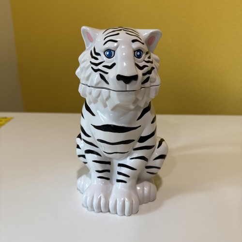 Ringling Bros. Barnum & Bailey Circus White Tiger Lidded Plastic Stein - Picture 10 of 16