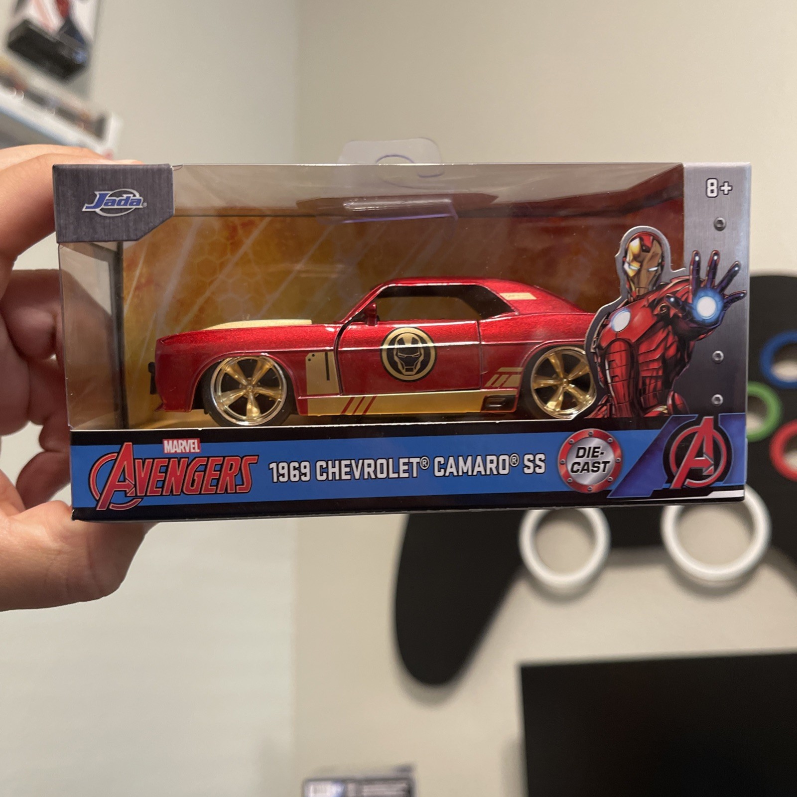 Jada Marvel Avengers 1:32 1969 Chevrolet Camaro SS Red/Gold Diecast Unopened