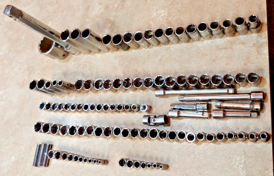 109 pcs. Craftsman Sockets/Ext Mixed 3/4"-1/2"-3/8"-1/4" dr Metric SAE  USA - Image 3 of 4