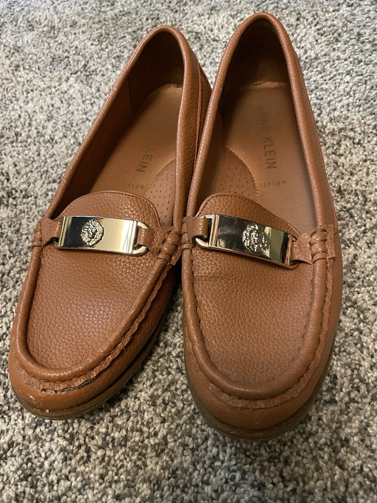 Anne Klein Women's Loafers With Metal Lion Emblem Size 7.5