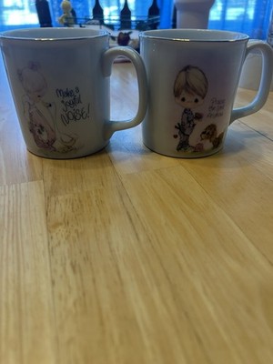 Precious Moments Religious Set of 2 White Ceramic Mugs w/ Handles  Joyful Noise 