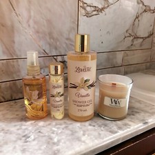WoodWick Vanilla Bean - Small Hourglass Candle + LovesTee Vanilla Shower Gel SET