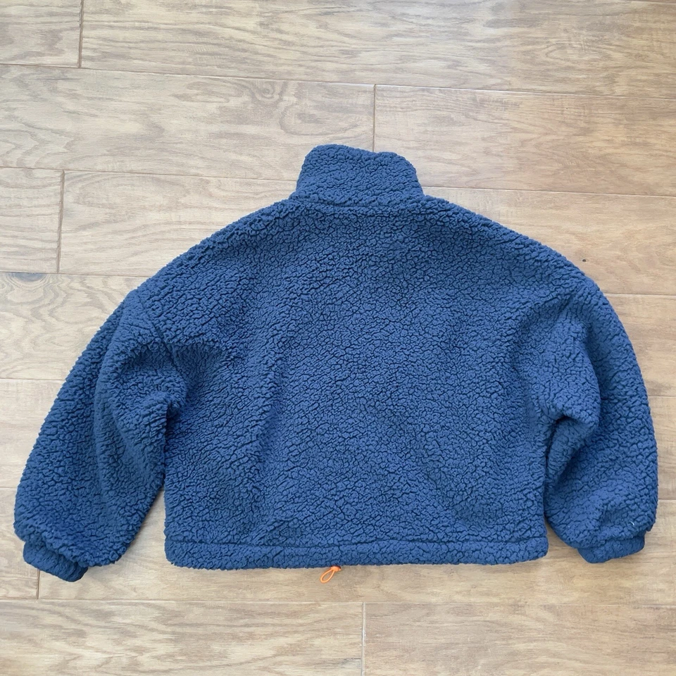 Urban Outfitters 泰迪夹克 XS 码蓝色夏尔巴羊毛短 — 第 2/4 张图片