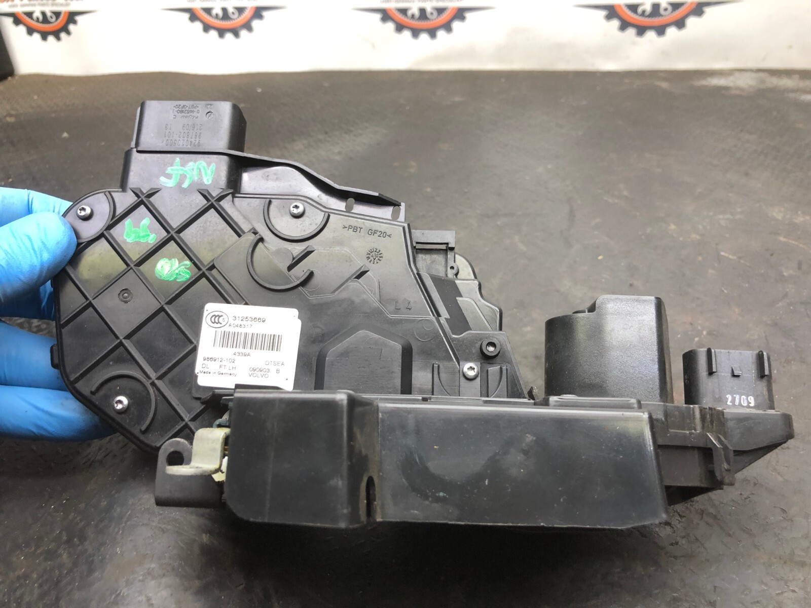 Volvo S80 2011 Left Front Door Lock 31253669 Air3439 for sale 