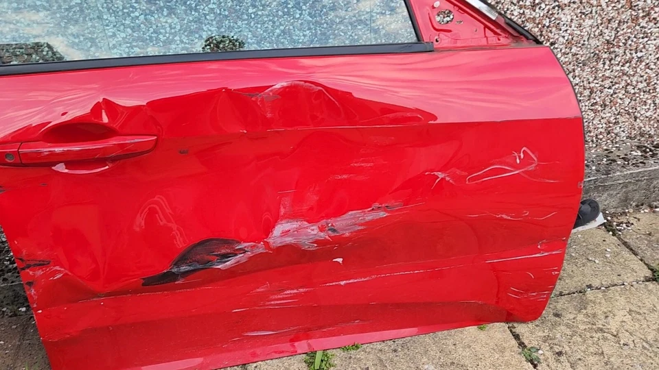 Honda Civic 2019 Complete Offside/Rhs Rear&Front Door RED Window Speaker Handle  - Image 4 of 4