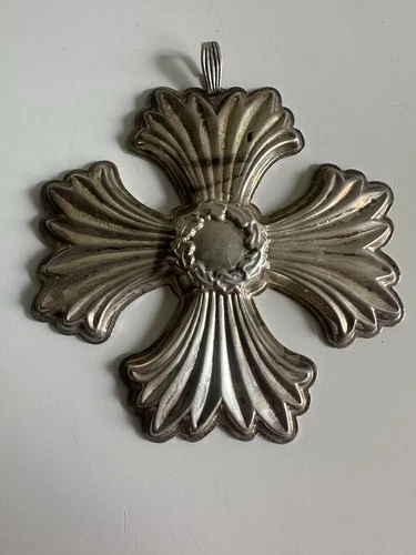 Vintage 1996 REED & BARTON Sterling Silver Christmas Cross Repousse Ornament