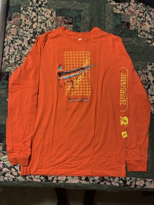 Nike Heatwave Graphic long sleeve shirt T Red size L, 31  length, 22  pit 2 pit