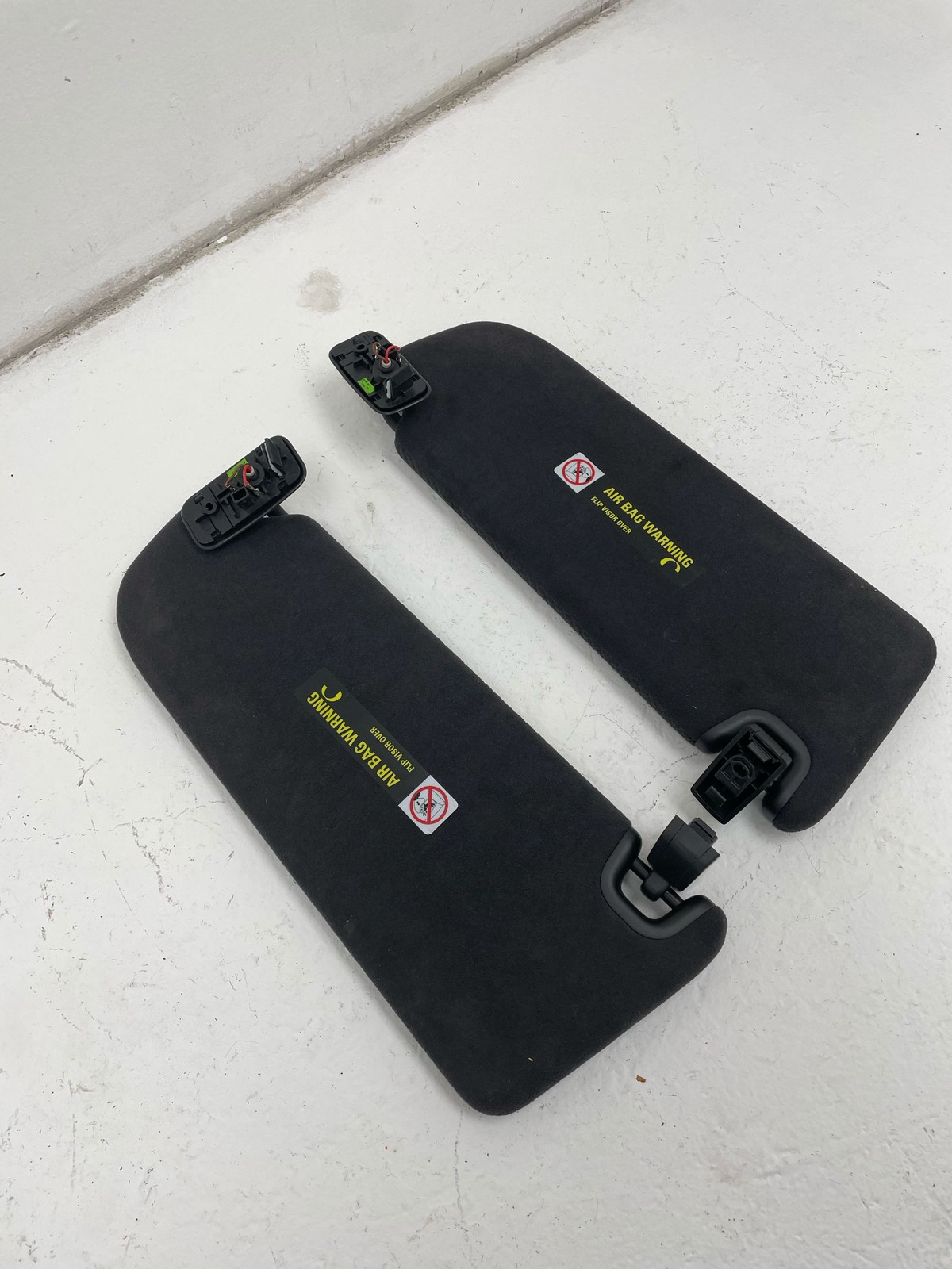 2015-2020 BENTLEY BENTAYGA OEM Sun Visor Shade Set Left & Right Black Suede