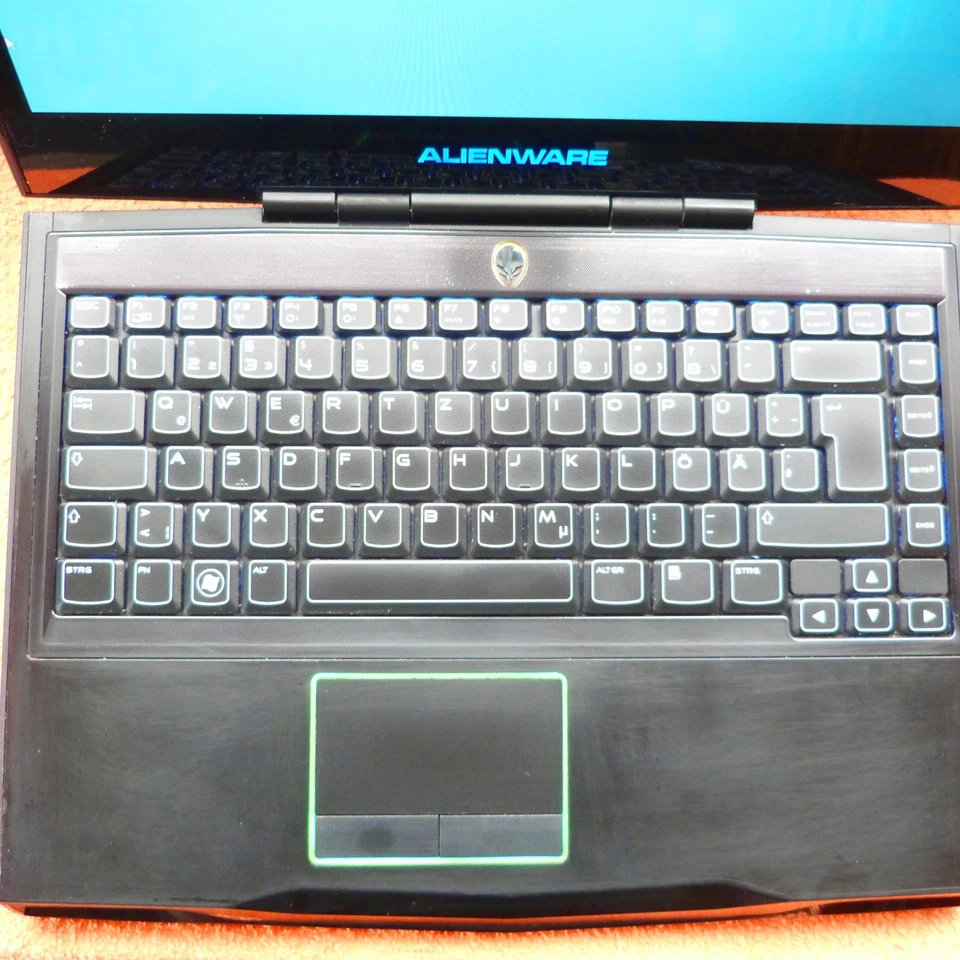 XXL SET Alienware M14x R1 14 Zoll Netbook I Windows 10 PRO SSD l 16GB RAM NEU - Bild 4 von 4