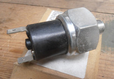 Bedford Army lorry. Temperature switch?. Part number 91079132.Boxed Carwood.