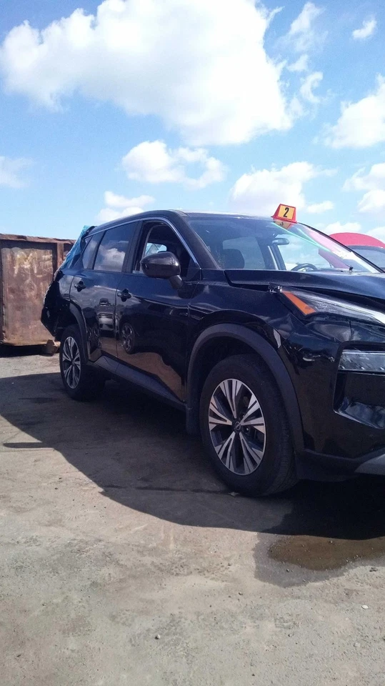 Guardabarros izquierdo Nissan Rogue 2023 negro - usado, buen estado, repuesto OEM Foto 4 de 4