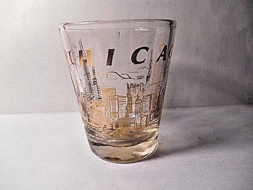 CHICAGO, ILLINOIS SOUVENIR SHOT GLASS - Picture 8 of 11