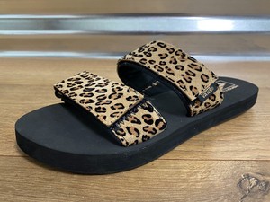 womens suede cayucas slide