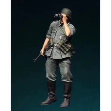 1/35 Scale WWII German Officer with Binoculars Figure Command Diorama Miniature