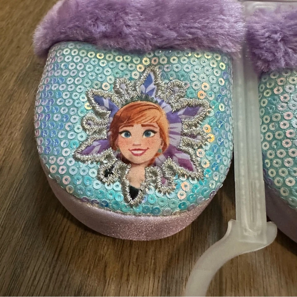 NOVO!! Chinelos Frozen Disney, Infantil Menina, Antiderrapante, Brilho, Pele Sintética, 5/6 - Imagem 2 de 4