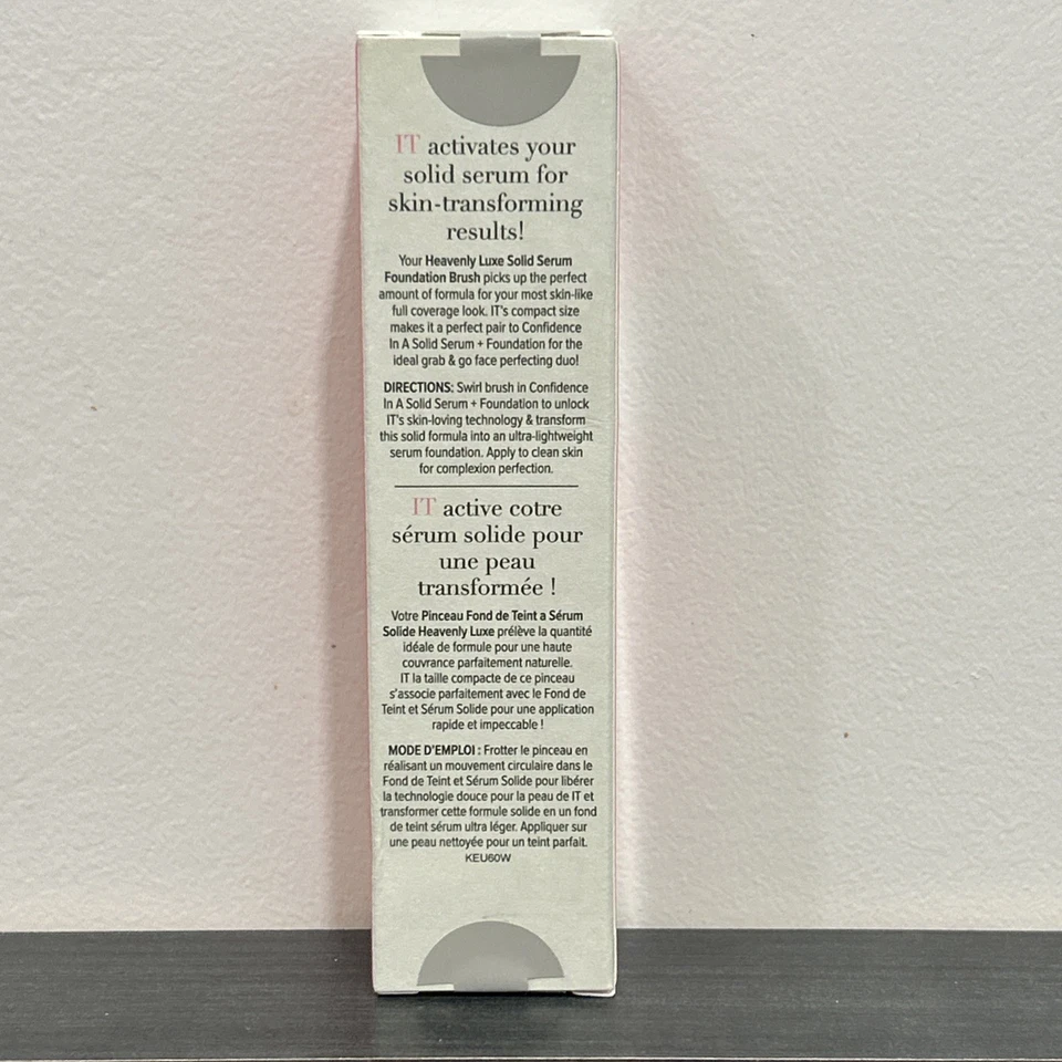 it Cosmetics Heavenly Luxe Solid Serum Foundation Brush No. 29 - Image 3 of 4