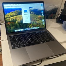 Apple MacBook Pro 13-inch 2019 i5 2.4Ghz 500 GB SSD Touch Bar Low cycle