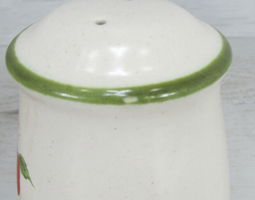 Vintage Stoneware Strawberries Print Salt & Pepper Shakers Made in Japan Large - Picture 11 of 11