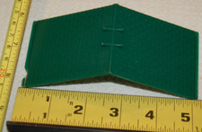 VINTAGE PLASTICVILLE S OR O SCALE HOUSE ROOF SHORT SECTION W CHIMNEY PEAK GREN