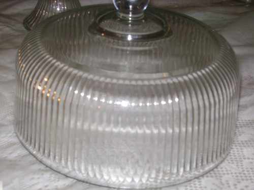 Vintage Glaskuppel Kuchenplatte Ständer Platte klar gerippt bedeckt Standfuß 2 Stück - Bild 8 von 16